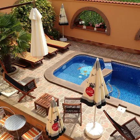 Family Hit Отель Китен